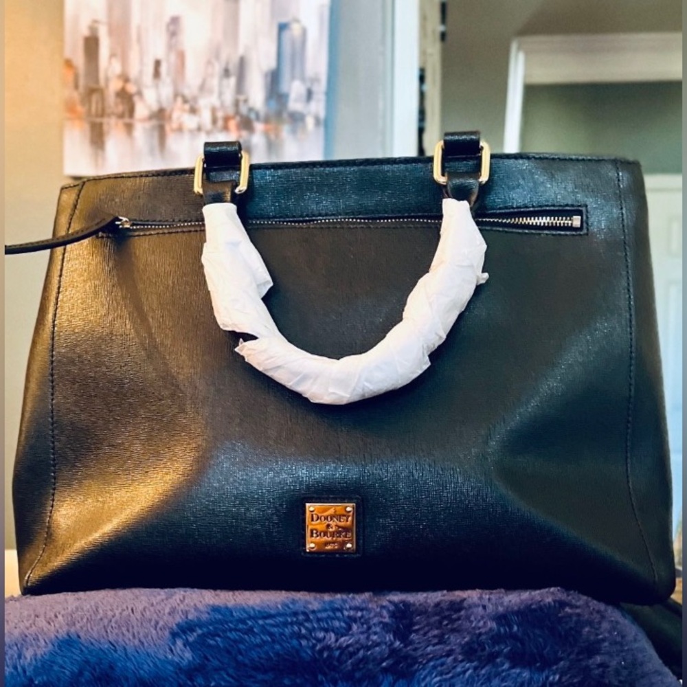 Dooney & Bourke Tote Purse